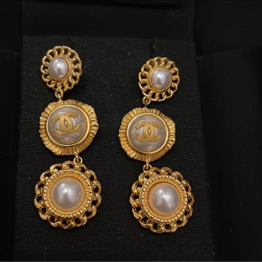 Chanel large earrings‎